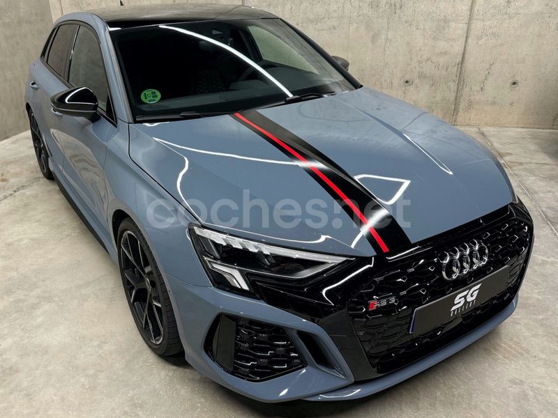 Usado Audi RS3 Sportback Ambiente 400 CV (294 kW) 2023 Gris Utilitario