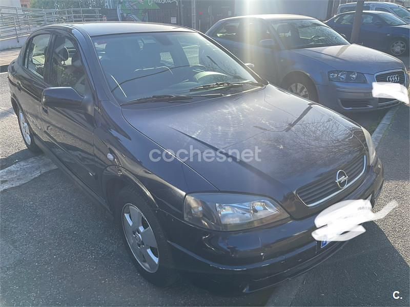 Usado Opel Astra Edition 100 CV (73 kW) 2003 Azul Berlina