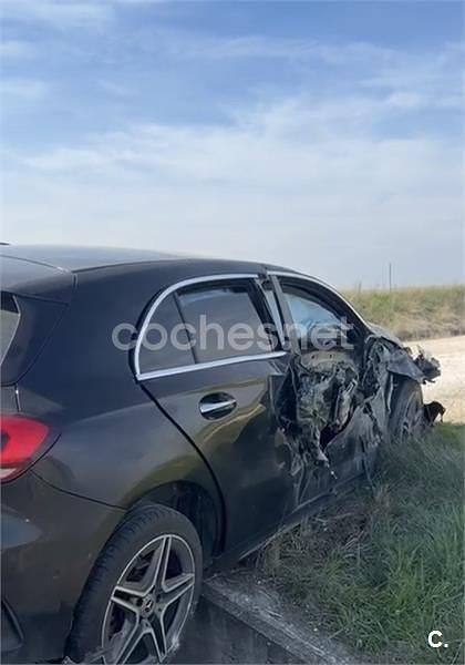 Usado Mercedes A180 109 HP (80 kW) 2018 Preto Sedan