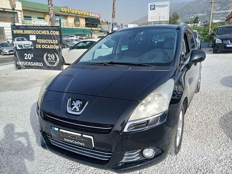 Negro Usado 2011 Peugeot 5008 Family Monovolumen | 7999 € (Un poco caro) - Imagen 1/4