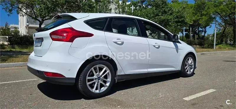 Usado Ford Focus Titanium 115 CV (84 kW) 2015 Blanco Berlina