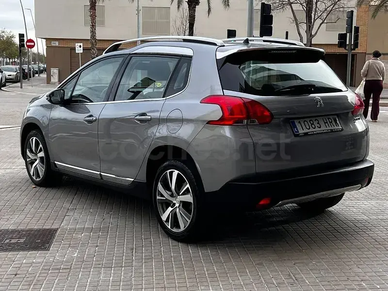 Usado Peugeot 2008 Allure 92 CV (67 kW) 2013 Gris / plata SUV