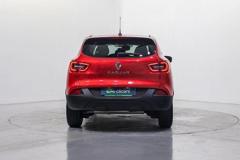 Usado Renault Kadjar LIMITED 130 CV (95 kW) 2018 Rojo SUV