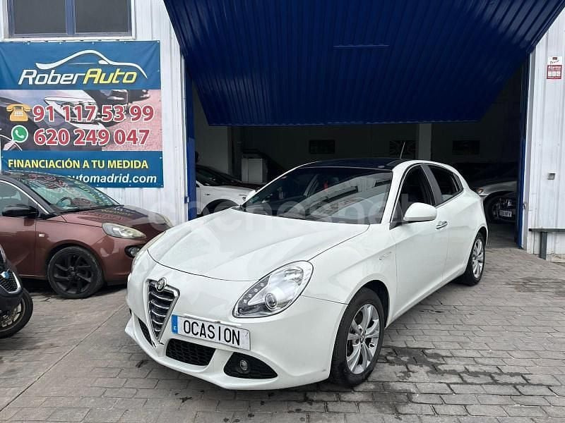 Blanco Usado 2012 Alfa Romeo Giulietta Berlina | 6999 € (Buen precio) - Imagen 1/4