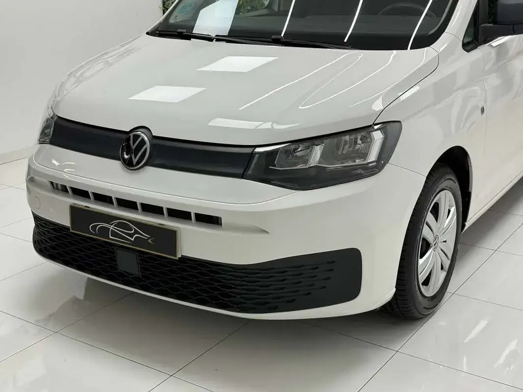 Usado VW Caddy 102 CV (75 kW) 2023 Blanco Monovolumen