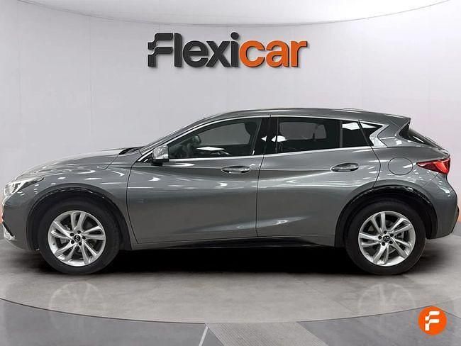Usado Infiniti Q30 122 CV (89 kW) 2016 Gris Utilitario