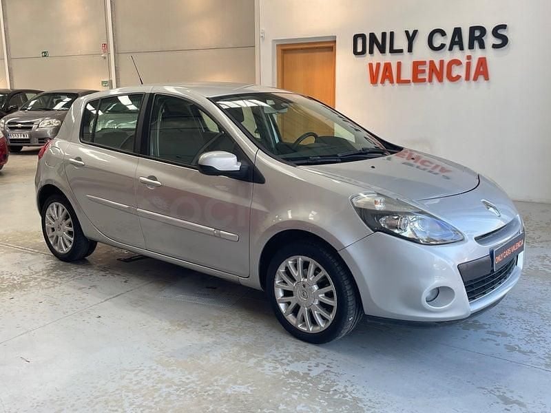 Usado Renault Clio II Exception 110 CV (80 kW) 2009 Gris / plata Berlina