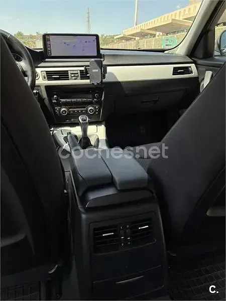 Usado BMW 318 129 CV (94 kW) 2008 Gris / plata Familiar