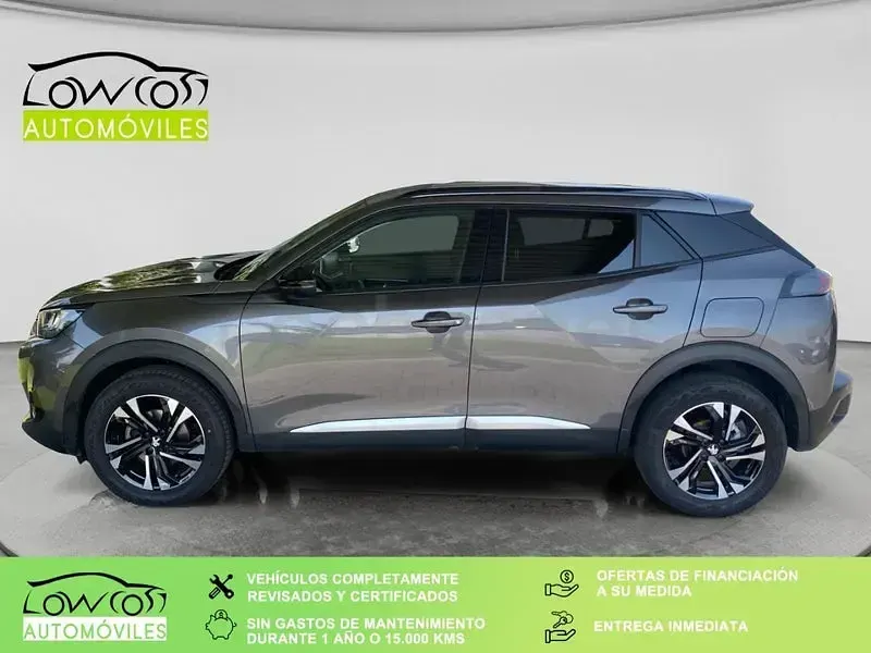 Usado Peugeot 2008 Allure 130 CV (95 kW) 2022 Gris / plata SUV