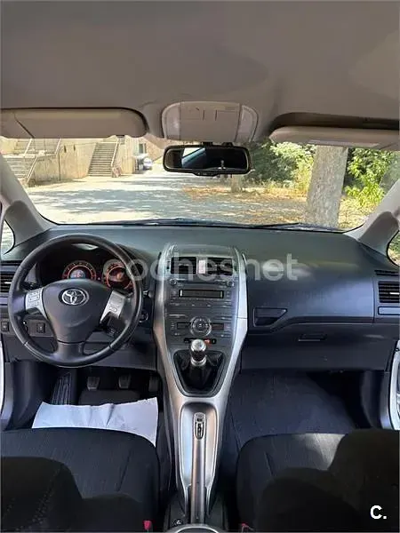 Usado Toyota Auris Luna 124 CV (91 kW) 2008 Gris / plata Utilitario
