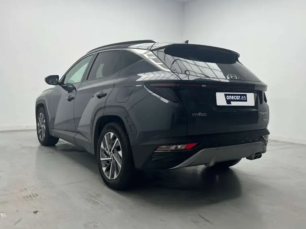 Usado Hyundai Tucson 136 CV (100 kW) 2021 Gris oscuro SUV