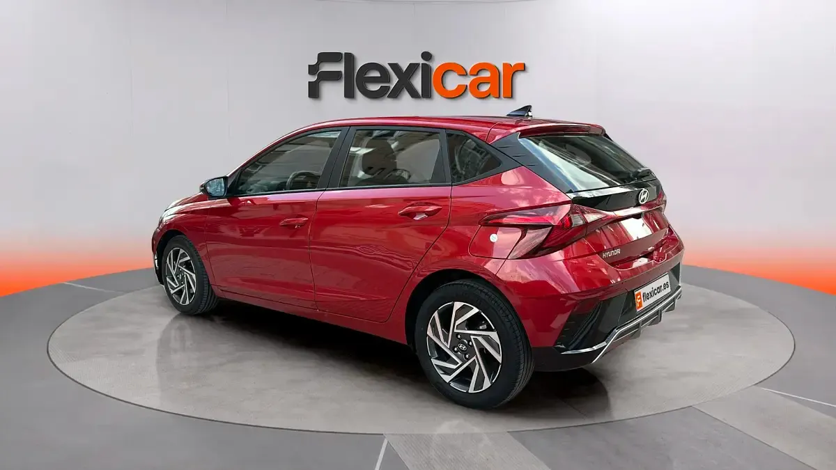Usado Hyundai i20 101 CV (74 kW) 2024 Rojo Utilitario