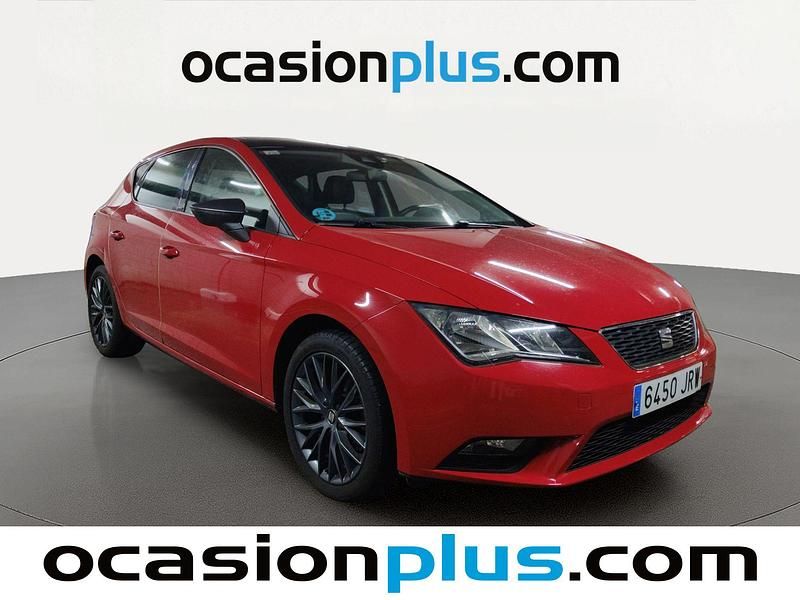 Usado Seat Leon Style 110 CV (80 kW) 2016 Rojo Utilitario