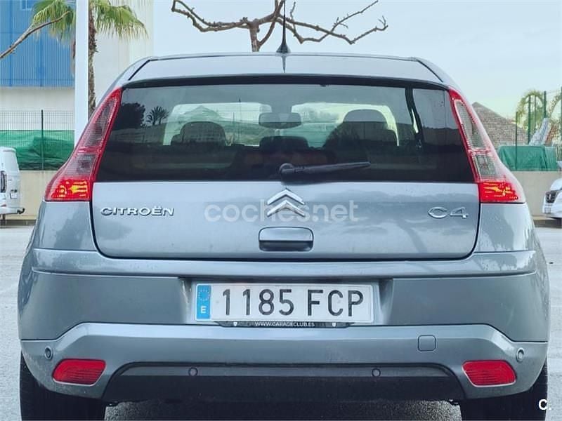 Usado Citroën C4 138 CV (101 kW) 2006 Gris / plata Berlina