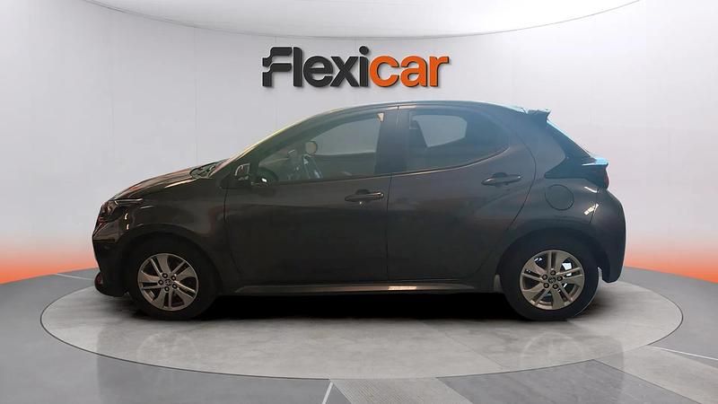 Usado Toyota Yaris Edition 125 CV (91 kW) 2024 Gris Berlina