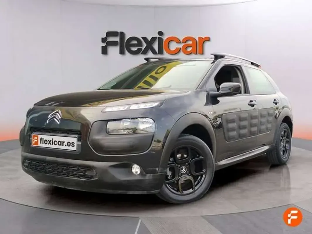 Usado Citroën C4 Cactus Feel 110 CV (80 kW) 2017 Negro Utilitario