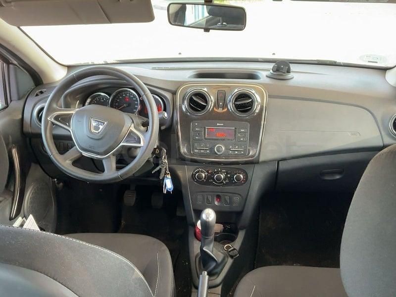 Usado Dacia Sandero Comfort 90 CV (66 kW) 2019 Blanco Utilitario