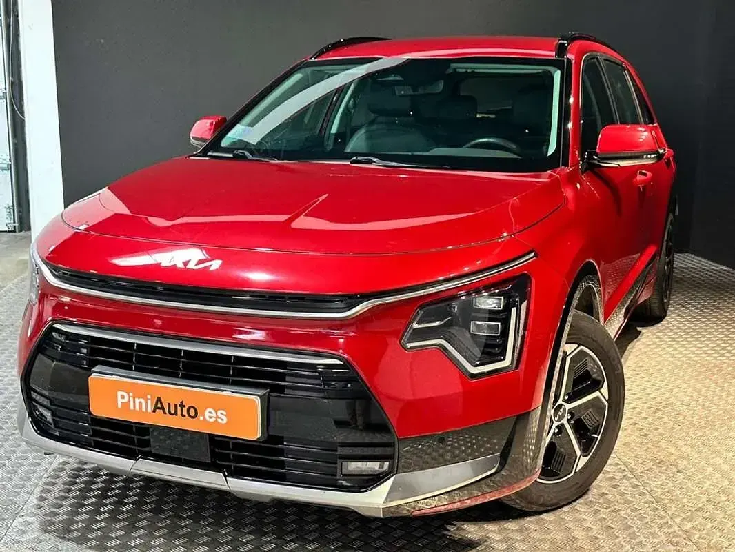 Usado Kia Niro 141 CV (103 kW) 2022 Burdeos SUV