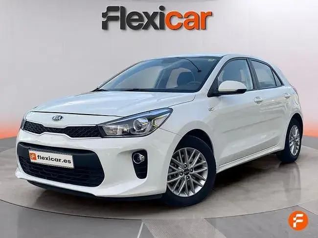 Käytetty Kia Rio 100 HP (73 kW) 2018 Valkoinen