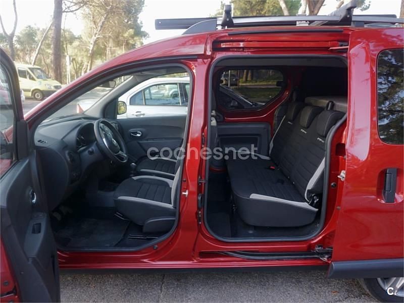 Usado Dacia Dokker 95 CV (69 kW) 2020 Granate Monovolumen