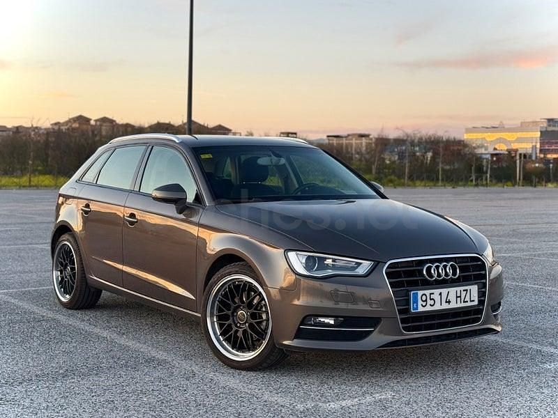 Usado Audi A3 Ambiente 105 CV (77 kW) 2013 Marrón Berlina