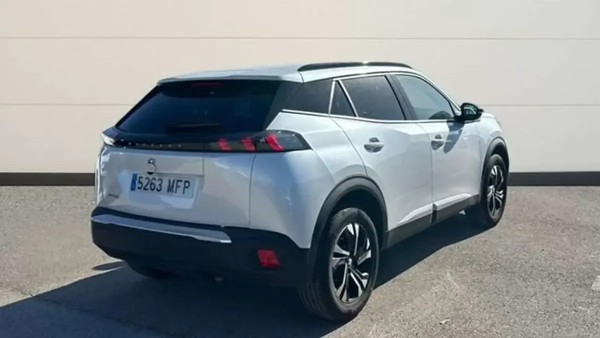 Usado Peugeot 2008 Allure 101 CV (74 kW) 2023 Blanco SUV