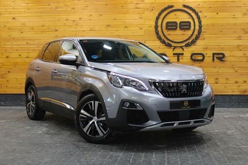 Usado Peugeot 3008 Allure 225 CV (165 kW) 2020 Gris / plata SUV