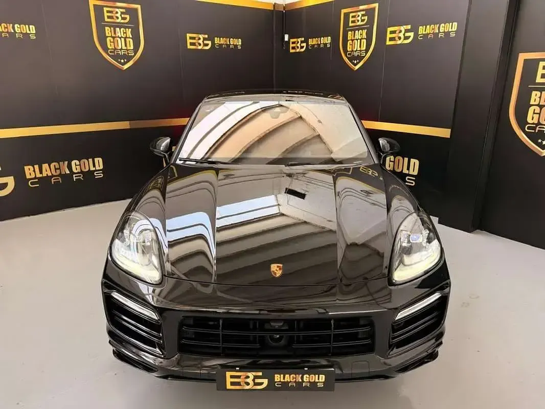 Usado Porsche Cayenne E-Hybrid Platinum Edition 462 CV (339 kW) 2023 Negro SUV