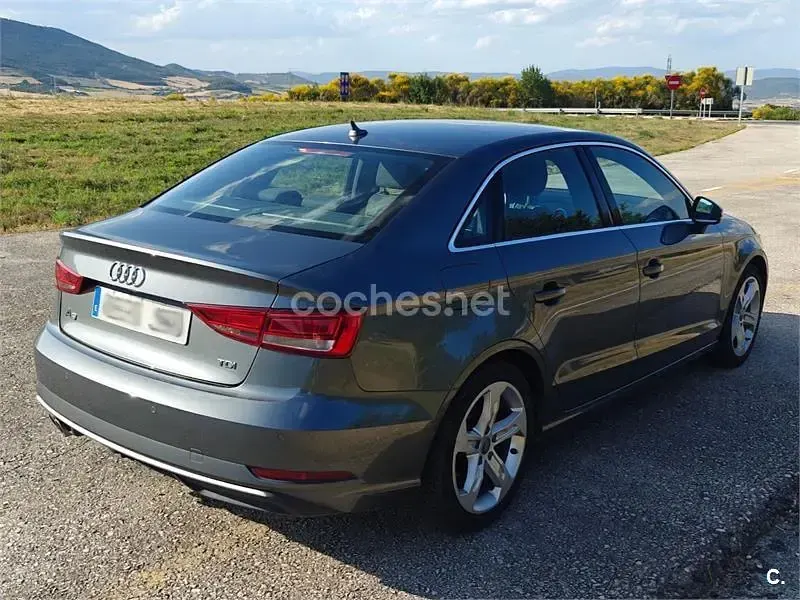 Usado Audi A3 Sport 150 CV (110 kW) 2017 Gris / plata Berlina