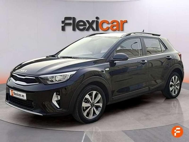Usado Kia Stonic 101 CV (74 kW) 2022 Negro SUV