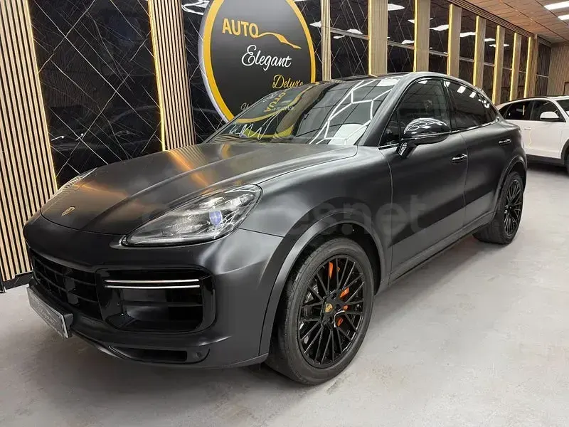 Usado Porsche Cayenne Turbo 550 CV (404 kW) 2020 Negro SUV