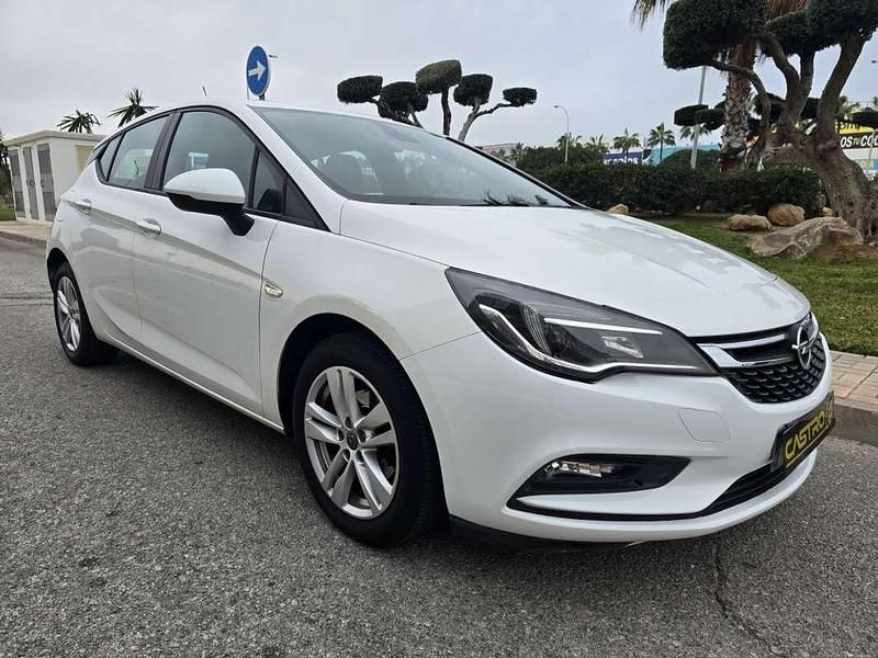 Blanco Usado 2019 Opel Astra Selective Familiar | 8900 € (Precio justo) - Imagen 1/4