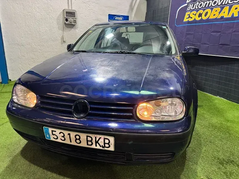 Usado VW Golf IV 110 CV (80 kW) 2001 Azul Berlina