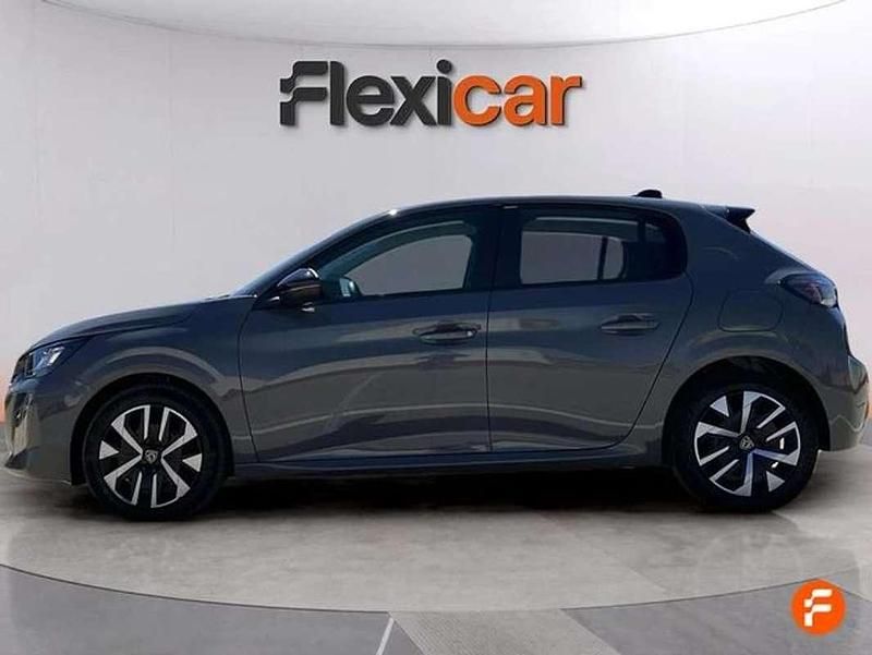 Usado Peugeot 208 Active 102 CV (75 kW) 2024 Gris Utilitario