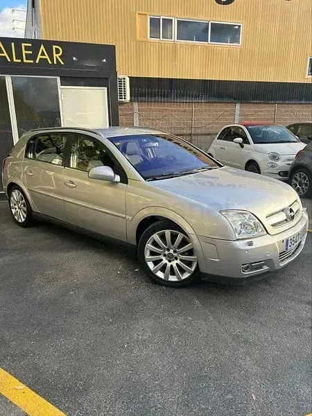 Usado Opel Signum 177 CV (130 kW) 2004 Gris / plata Utilitario