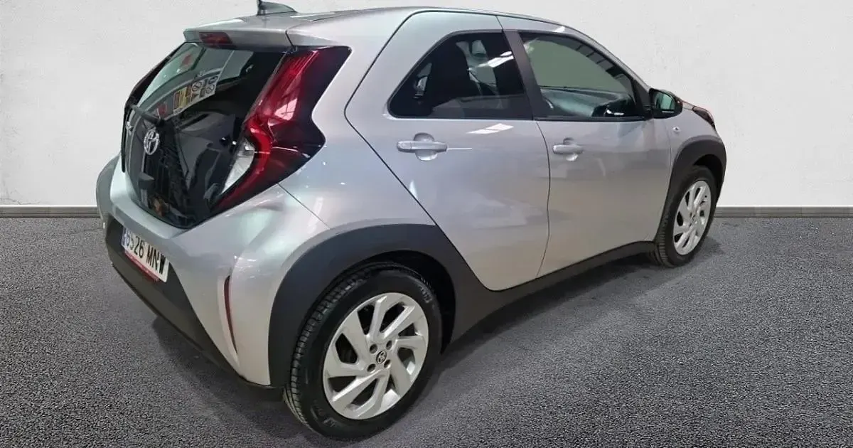 Usado Toyota Aygo X Play 72 CV (52 kW) 2024 SUV
