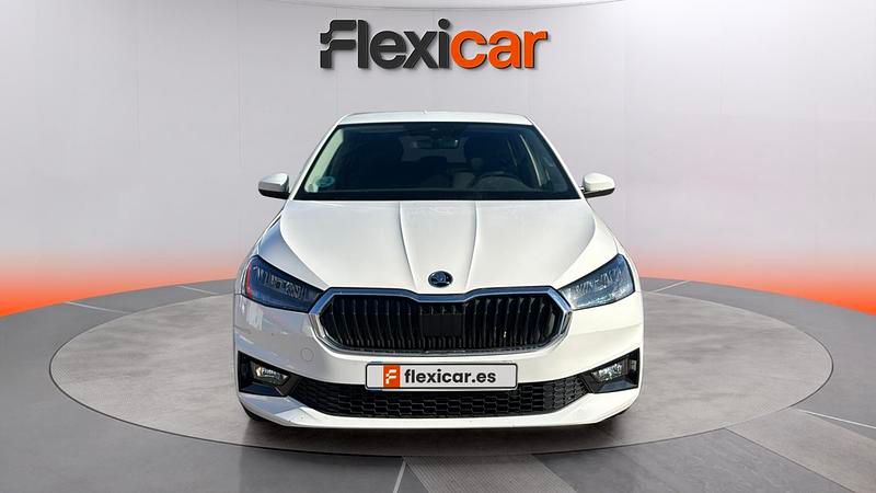 Usado Skoda Fabia Selection 95 CV (69 kW) 2024 Blanco Utilitario