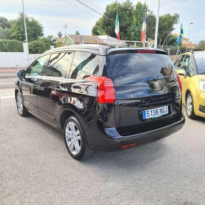 Usado Peugeot 5008 Allure 165 CV (121 kW) 2018 Gris Monovolumen