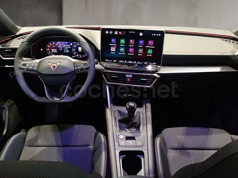 Usado Cupra Leon 150 CV (110 kW) 2025 Gris / plata Berlina