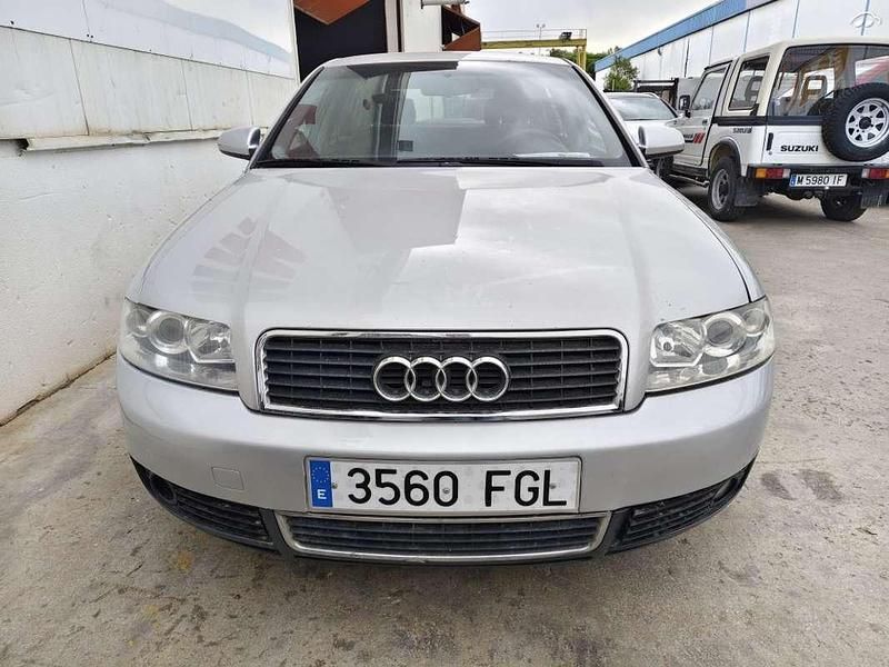 Usado Audi A4 163 CV (119 kW) 2006 Gris Familiar