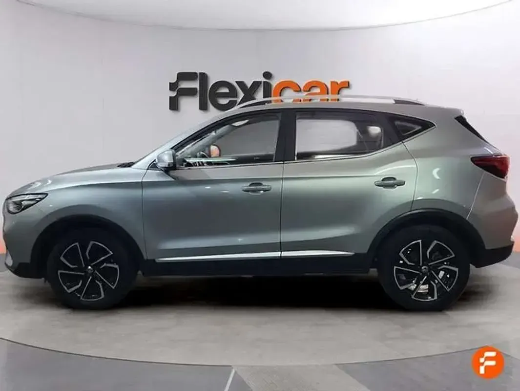 Usado MG ZS Luxury 111 CV (81 kW) 2022 Gris SUV