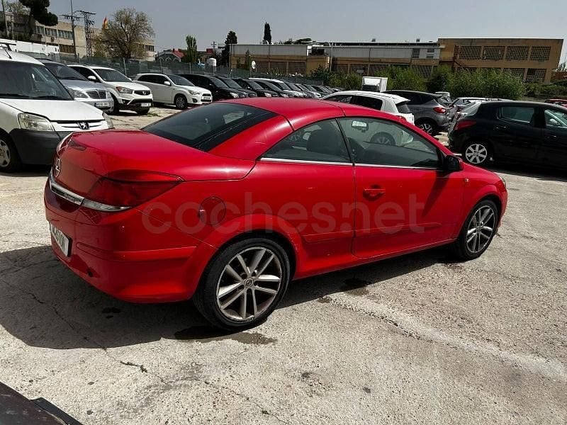 Usado Opel Astra Cabriolet Cosmo 150 HP (110 kW) 2007 Vermelho Cabrios