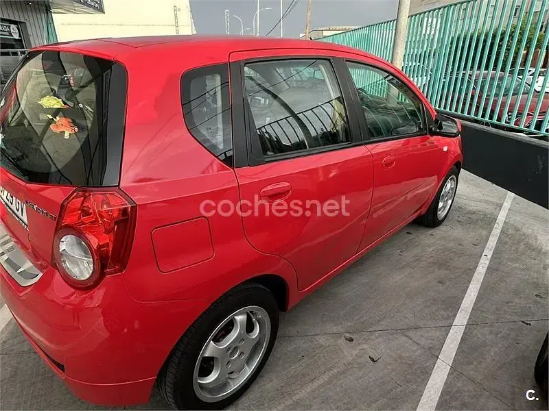 Usado Chevrolet Aveo LS 84 CV (61 kW) 2010 Rojo Berlina