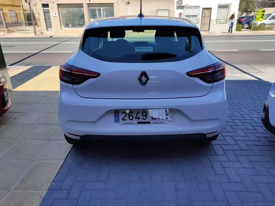 Usado Renault Clio Business 101 CV (74 kW) 2021 Blanco Utilitario
