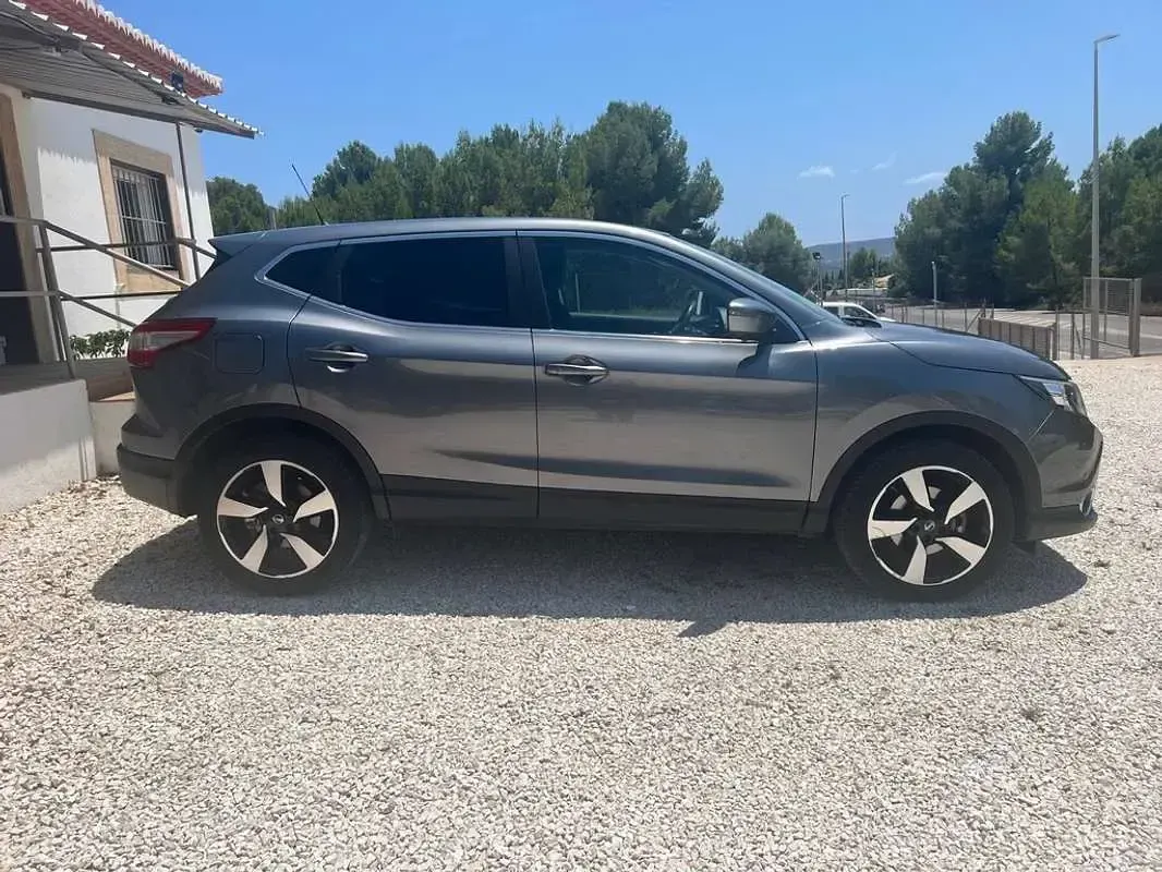 Usado Nissan Qashqai Acenta 109 CV (80 kW) 2015 Gris SUV