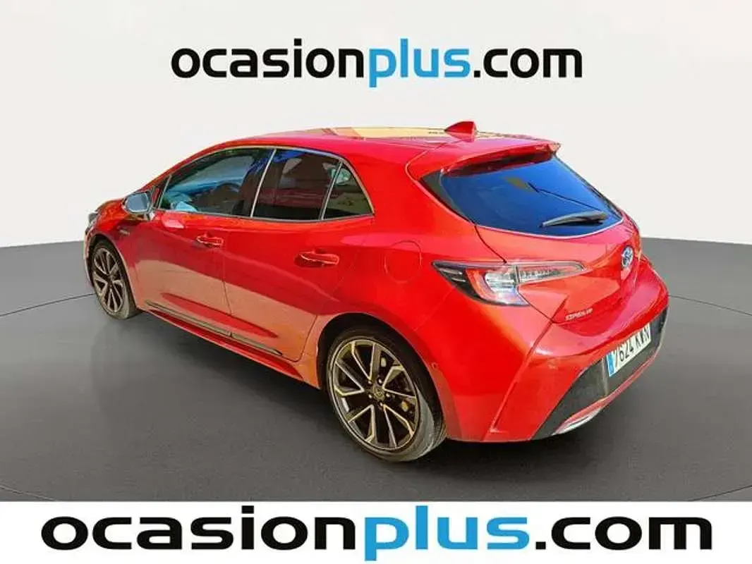 Usado Toyota Corolla Advance 179 CV (131 kW) 2019 Rojo Utilitario