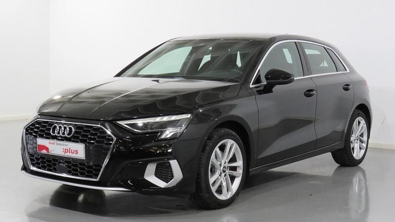 Usado Audi A3 Advanced Plus 110 CV (80 kW) 2022 Negro brillante Berlina