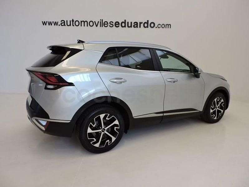 Usado Kia Sportage 136 CV (100 kW) 2022 Gris / plata SUV