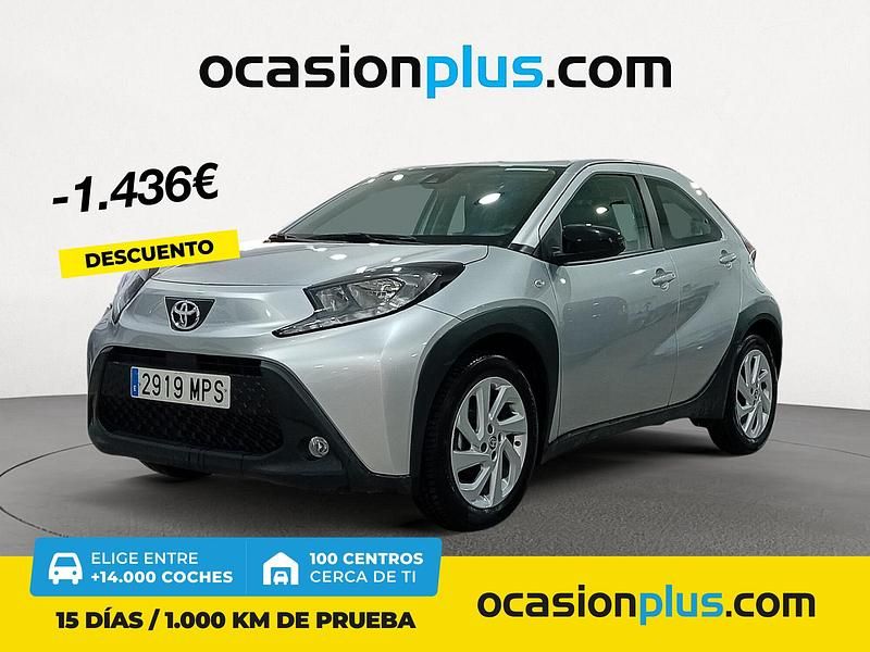 Gris / plata Usado 2024 Toyota Aygo Play Utilitario | 15.550 € (Precio justo) - Imagen 1/4