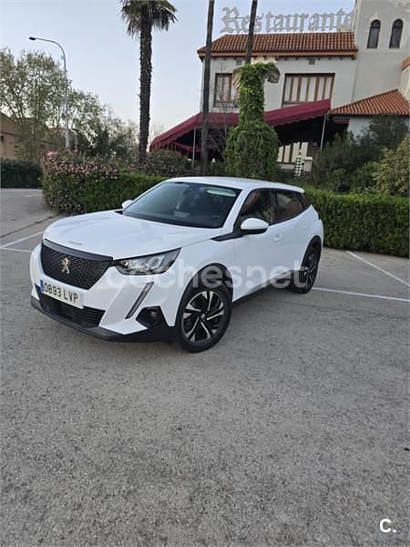 Usado Peugeot 2008 Active 110 CV (80 kW) 2021 Blanco SUV